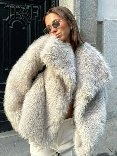Alex | Elegancki futrzany płaszcz