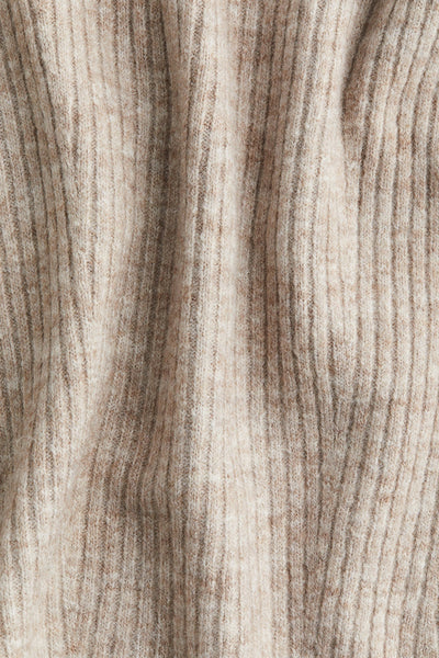 Soly | Sweter z odkrytymi ramionami