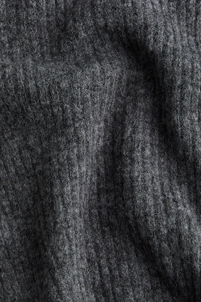 Soly | Sweter z odkrytymi ramionami